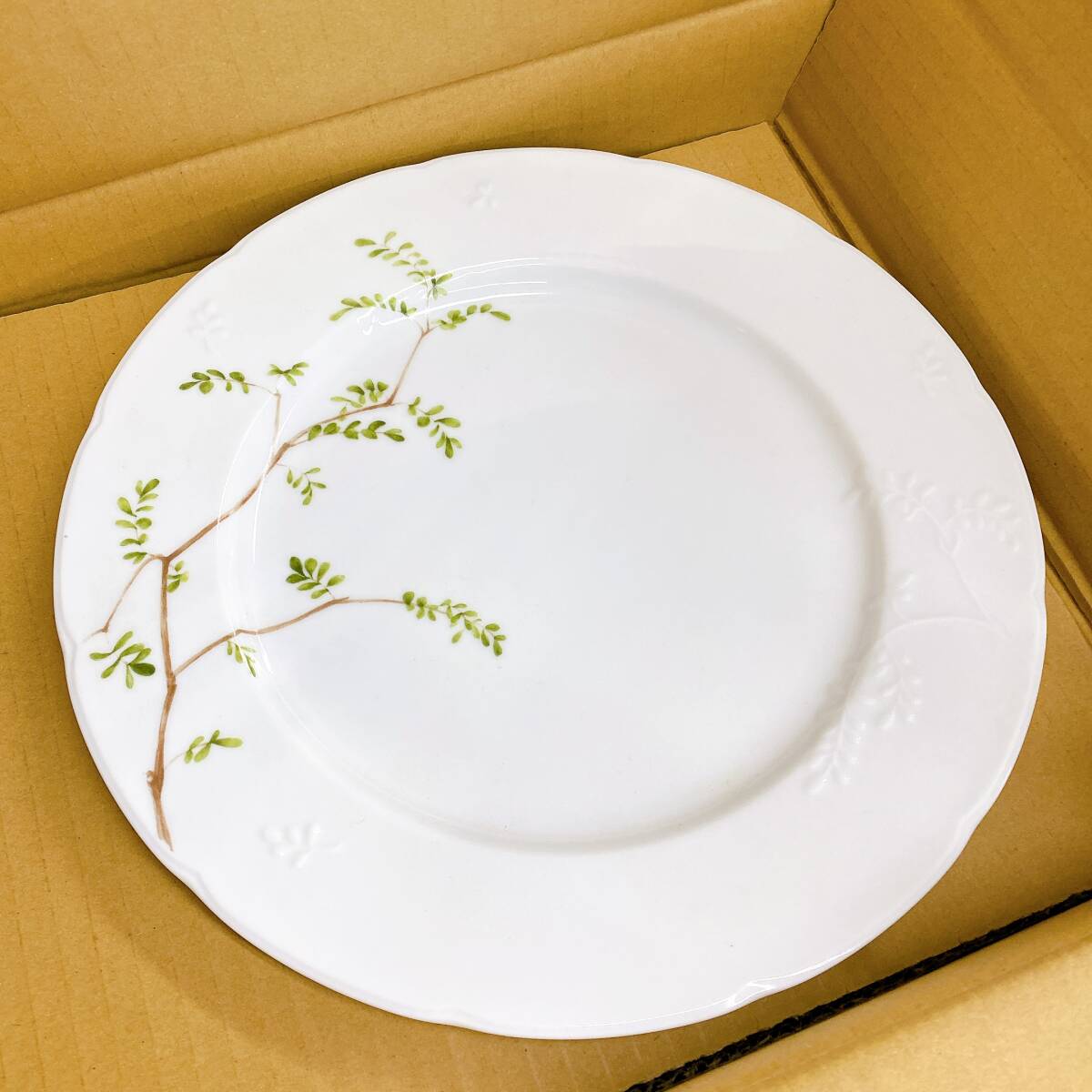 ◆ 未使用 NARUMI ナルミ 里花暦 31ピース ホームセット 5客 40912-34277 食器 皿 カップ&ソーサー 小鉢 ◆拍卖