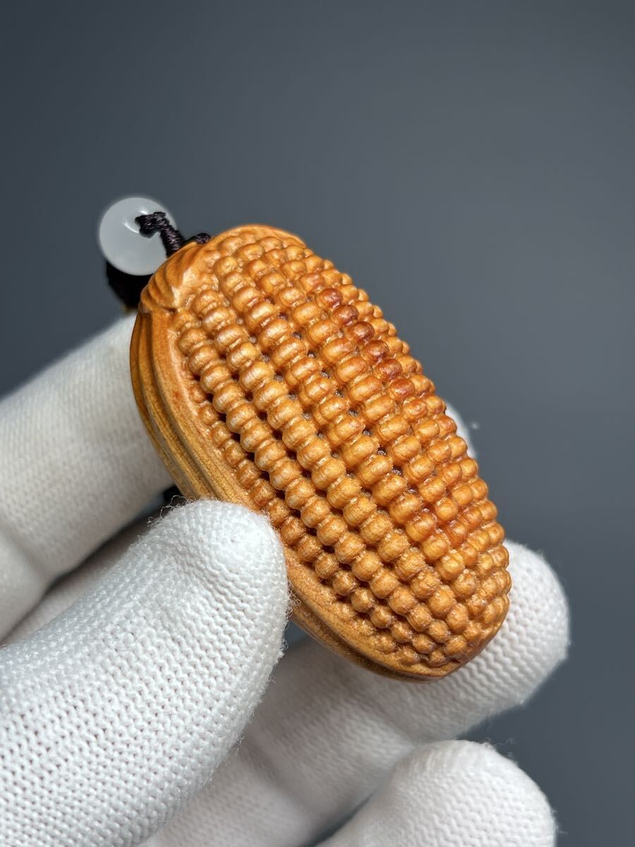 木製 細工彫 トウモロコシ 根付け 崖柏木 ストラップ付き 提げ物拍卖