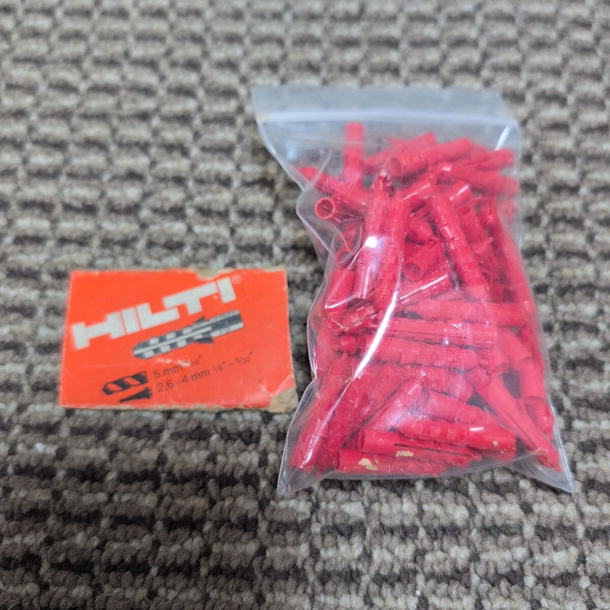 ジャンク品/長期保管品/HILTI/ヒルティ/FD5/プラグアンカー/カールプラグ/ドリル径5mm/ネジ径2.6~4mm/1P100本入り拍卖