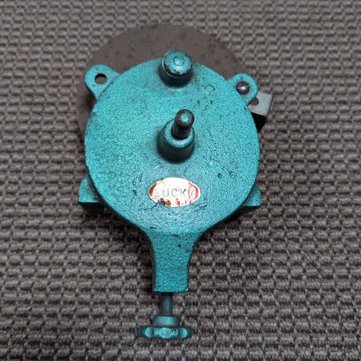 ジャンク品/長期保管品/LUCKY/松尾製作所/ハンドグラインダー/150mm型/研磨機/手回しグラインダー/ハンドルなし/動作確認していません拍卖