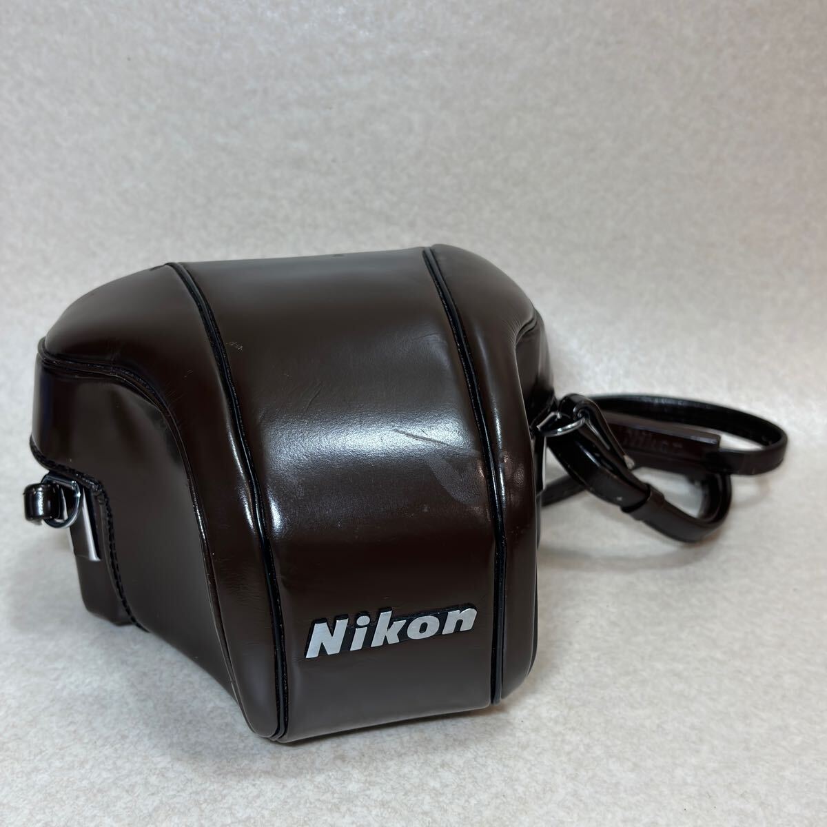 6 - 26 )ニコン NIKON F 専用 レザー ハードカメラケース 茶色 ブラウン拍卖