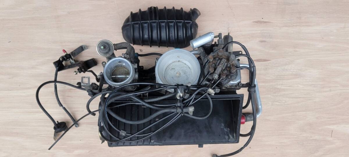 ポルシェ911 Kジェトロ 1977年2.7Lより取り外し部品 中古品拍卖