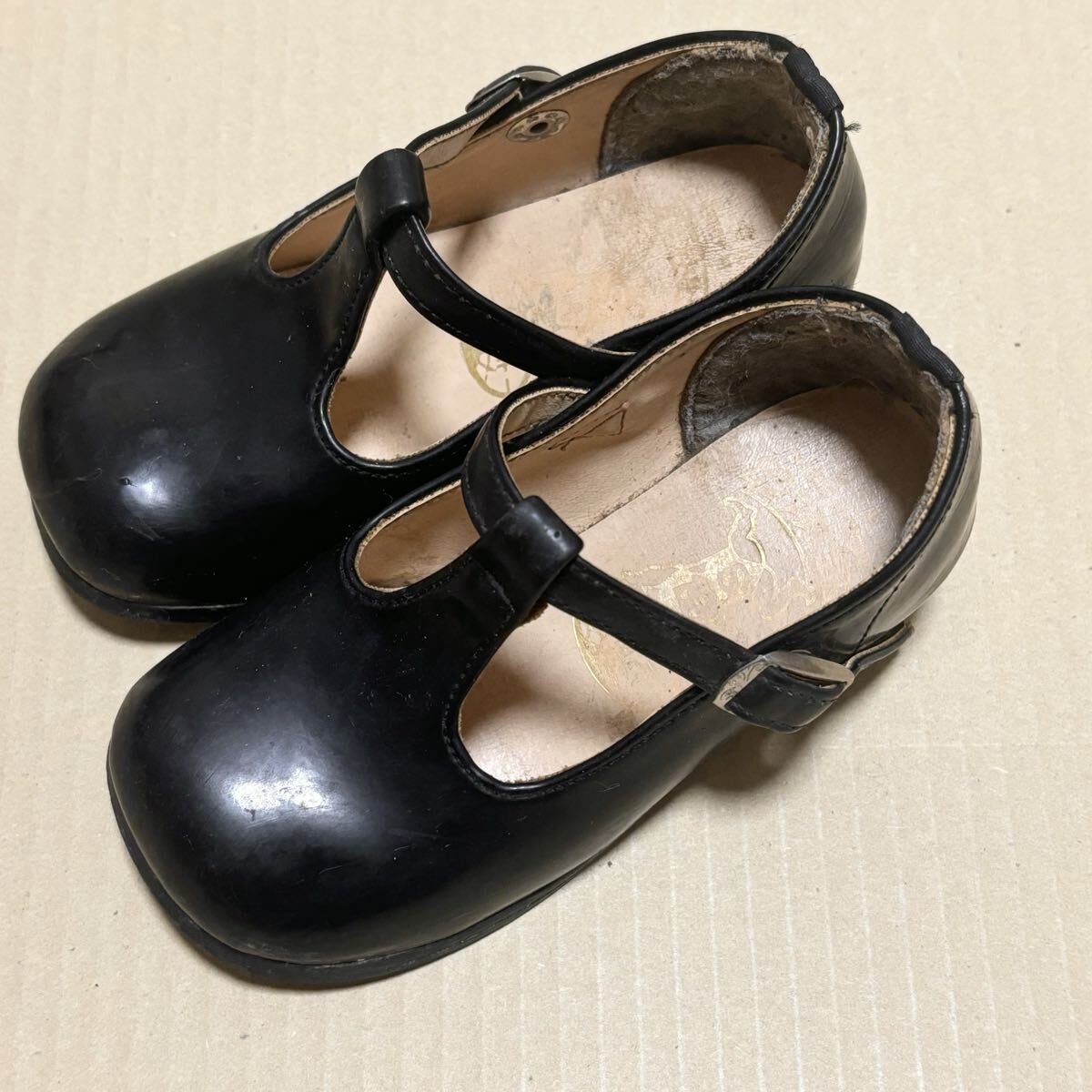 子供靴 ベビー靴 冠婚葬祭 結婚式 入園式 黒 ブラック フォーマル エナメル調 フォーマルシューズ ストラップシューズ拍卖