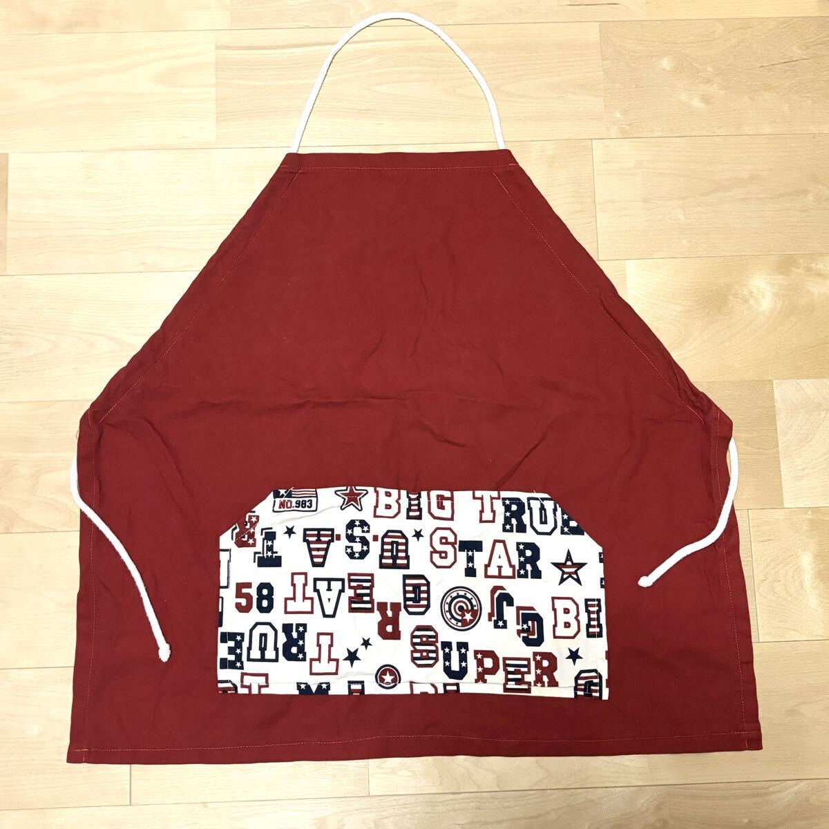 ポケットエプロン 子供用 アメリカン 英字ロゴ 無地赤 コットン レッド 綿 キッズ 小さめ拍卖