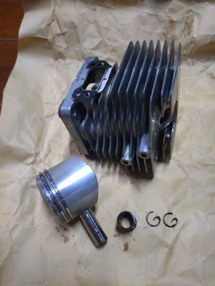 共立エコー☆エンジンチェーンソーCS302用 シリンダー&ピストン 中古構成パーツ拍卖