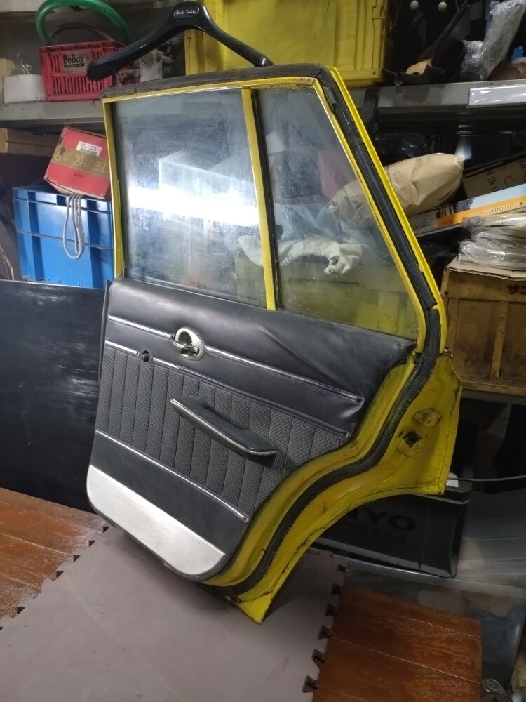 GC10ハコスカ☆右リアー側 ノーマルドアーAssy拍卖