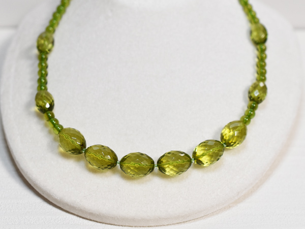 Ж100~リトアニア産天然グリーンアンバー ライスミラーカット MB 琥珀 60.5㎝ 19g ネックレス拍卖