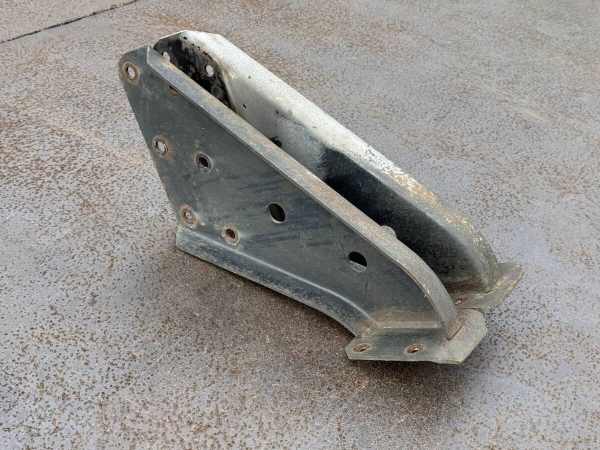 リアバンパー用ステー★BU★左右セット★スチール製★即決★追突防止★BUA142拍卖