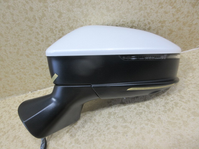 トヨタ クラウン クロスオーバー AZSH35 純正 ウィンカー・BSM・カメラ付き 左ドアミラー 14ピン+4ピン+1ピン拍卖