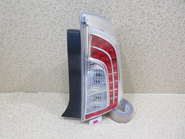 良品 トヨタ プリウス ZVW30 後期 純正 右 テール ランプ 81551-47170拍卖