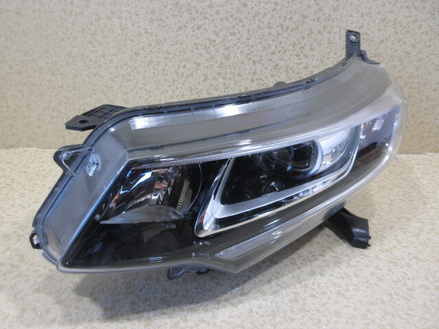 良品 ホンダ フリード HV クロスター GB7 後期 純正 LED 左 ヘッドライト 刻印:J5 33150-TDK-J52拍卖