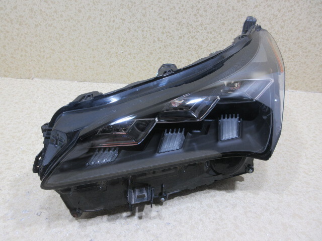 レクサス NX AGZ10/AYX10 前期 3眼 純正 LED 左 ヘッドライト 刻印:7 81185-78070拍卖
