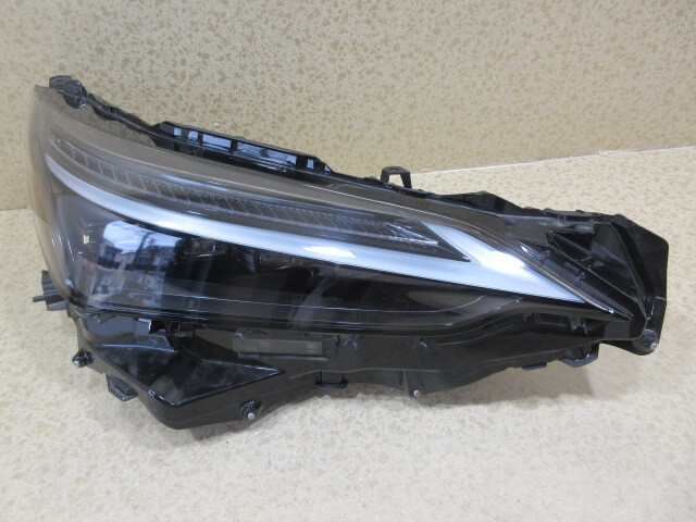 良品 レクサス NX  AAZA20/AAZH25 3眼 純正 LED 右 ヘッドライト 刻印:11 81145-78400拍卖