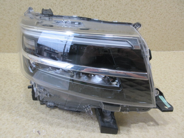 ダイハツ タント カスタム LA650S/LA660S 後期 純正 LED 右 ヘッドライト 81130-B2820拍卖