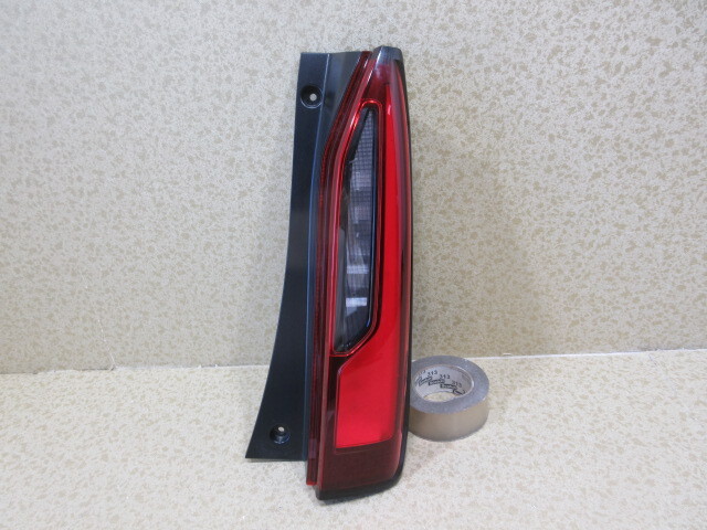 良品 ホンダ N BOX JF5 純正 右 テール ランプ 刻印:A 33500-32R-N01拍卖