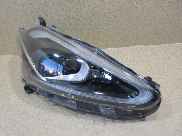 トヨタ シエンタ NSP170/NHP170 前期 純正 LED 右 ヘッドライト拍卖