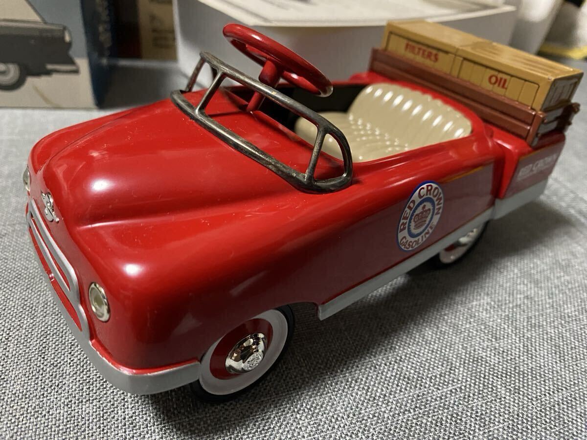 CROWN PREMIUMS 1948 BMC Pedal Car Bank Stake Truck Bank MOONEYES HOTROD ペダルカー拍卖