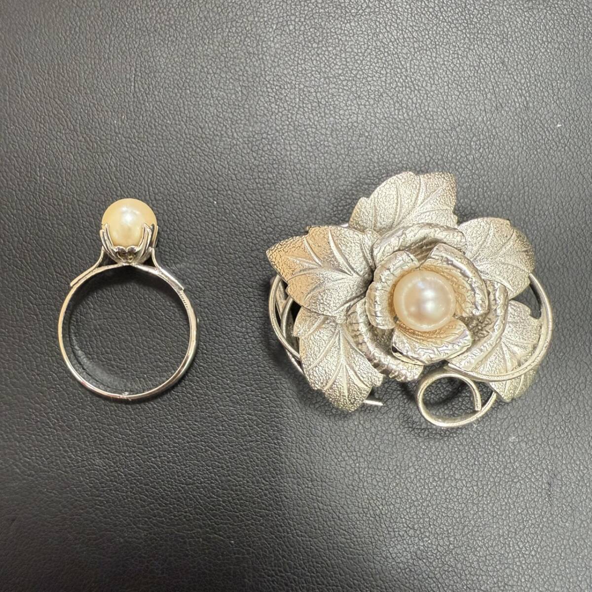 【9809】SILVER シルバー パール付き リング 洋銀 パール付き ブローチ 2点おまとめ アクセサリー拍卖