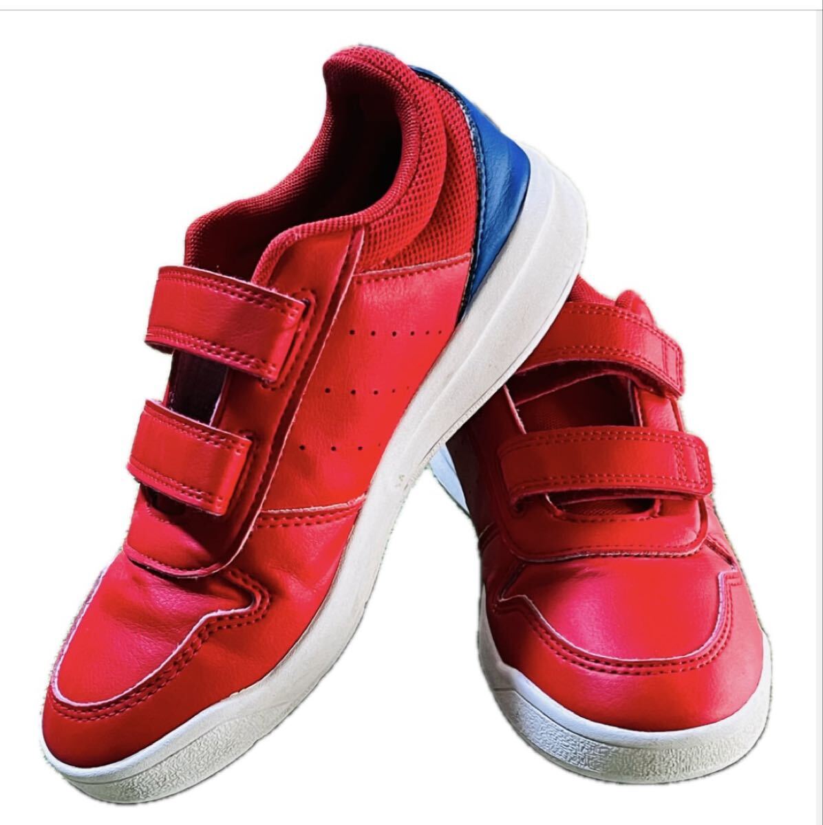 adidas スニーカー シューズ キッズスニーカー 赤 マジックテープ ブルーアクセント 21.0拍卖