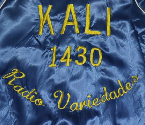 NJ47カリフォルニアCALIFORNIアメリカ古着アメリカ製ナイロンジャケット80’SビンテージLサテンジャケット薄青系/刺繍文字オールド&レトロ拍卖