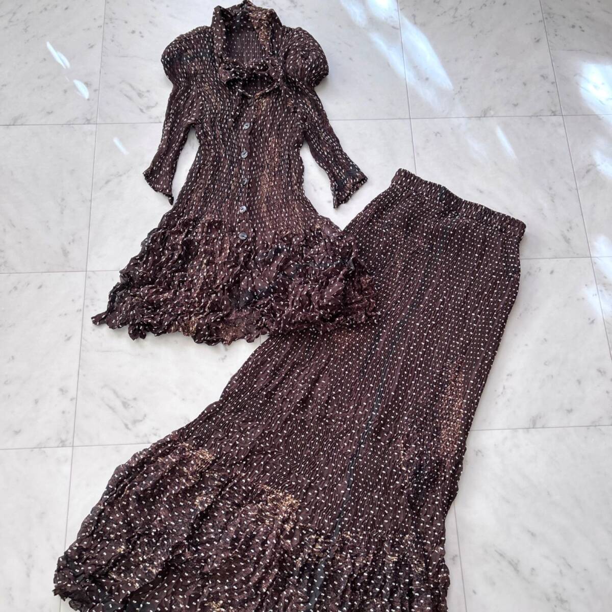 センソユニコ t.b プリーツセットアップ ロングスカート シアー 透け感 ドット 伸縮性 ストレッチ ブラウン 9号拍卖