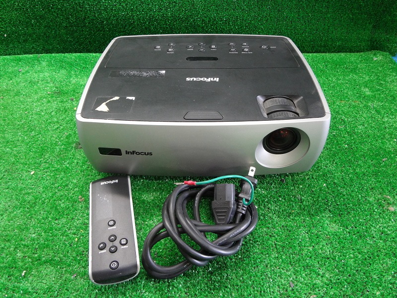 Kネか3909 Infocus インフォーカス■プロジェクター■ホームシアター■W240■映像機器 教室 会議 鑑賞拍卖
