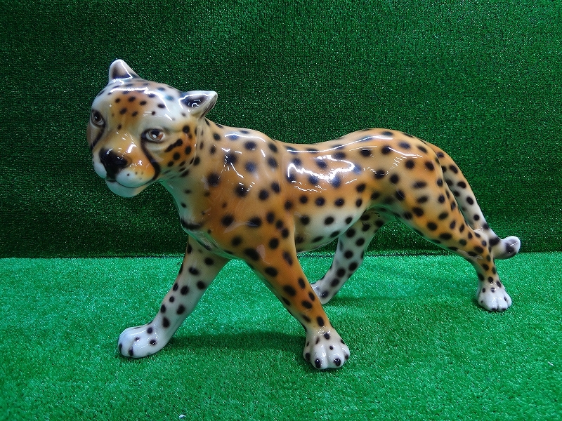 Kラお0719■チーター ヒョウ 豹 ひょう 置物 オブジェ■W520 D160 H300mm■陶器 インテリア ディスプレイ 動物 アニマル拍卖