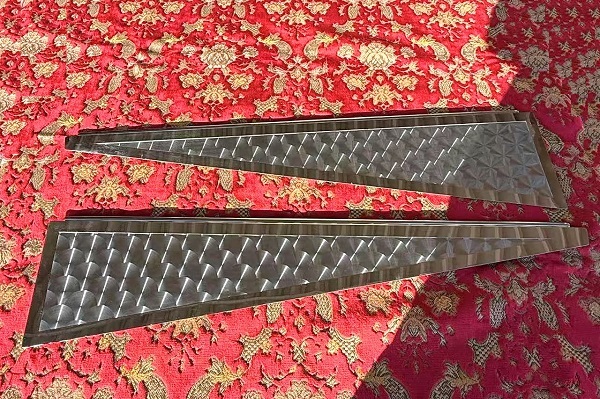 ウロコ&鏡面 丸棒1.2cm 両面ウロコ ●ふそうスーパーグレート 17/07/2000 ウインドウパネル 窓飾り ドア化粧板 ステンレス デコトラ:W-BⅢ拍卖