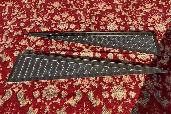 ウロコ&鏡面 丸棒巻き1.2cm●新品⇒17プロフィア/17レンジャー ウインドウパネル 窓飾り ドア化粧板 ステンレスウロコ デコトラ:W-AⅢ拍卖