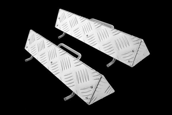 ■新品⇒輪止め 横幅400mm 山高さ80mm 爪ピッチ250mm アルミ縞板 アルミ シマ板 積載車 キャリアカー 2個セット:WA40-8-25拍卖