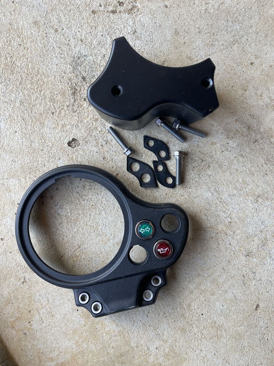 2526 送料600円!ボンネビルT100 トライアンフ メーターカバー メーターステー インジゲーター おそらく新品未使用!拍卖