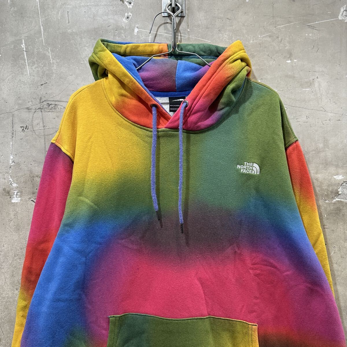 ザノースフェイス スウェットパーカー レインボー the north face拍卖