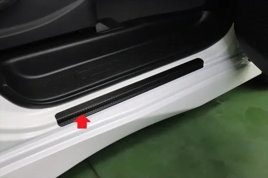 《セレナC28》【30%OFF】セレナC28 ドアステップ傷防止シート(ブラックカーボンシート)拍卖