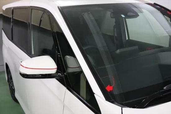 《ヴォクシー90》【アウトレット価格】ヴォクシー90系 フロントガラスサイドシート(ブラックカーボン)拍卖