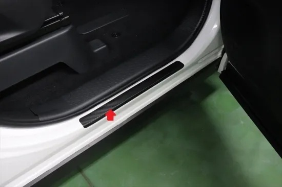 《ヴォクシー90》【30%OFF】ヴォクシー90系 ドアステップ傷防止シート(ピアノブラックシート)拍卖