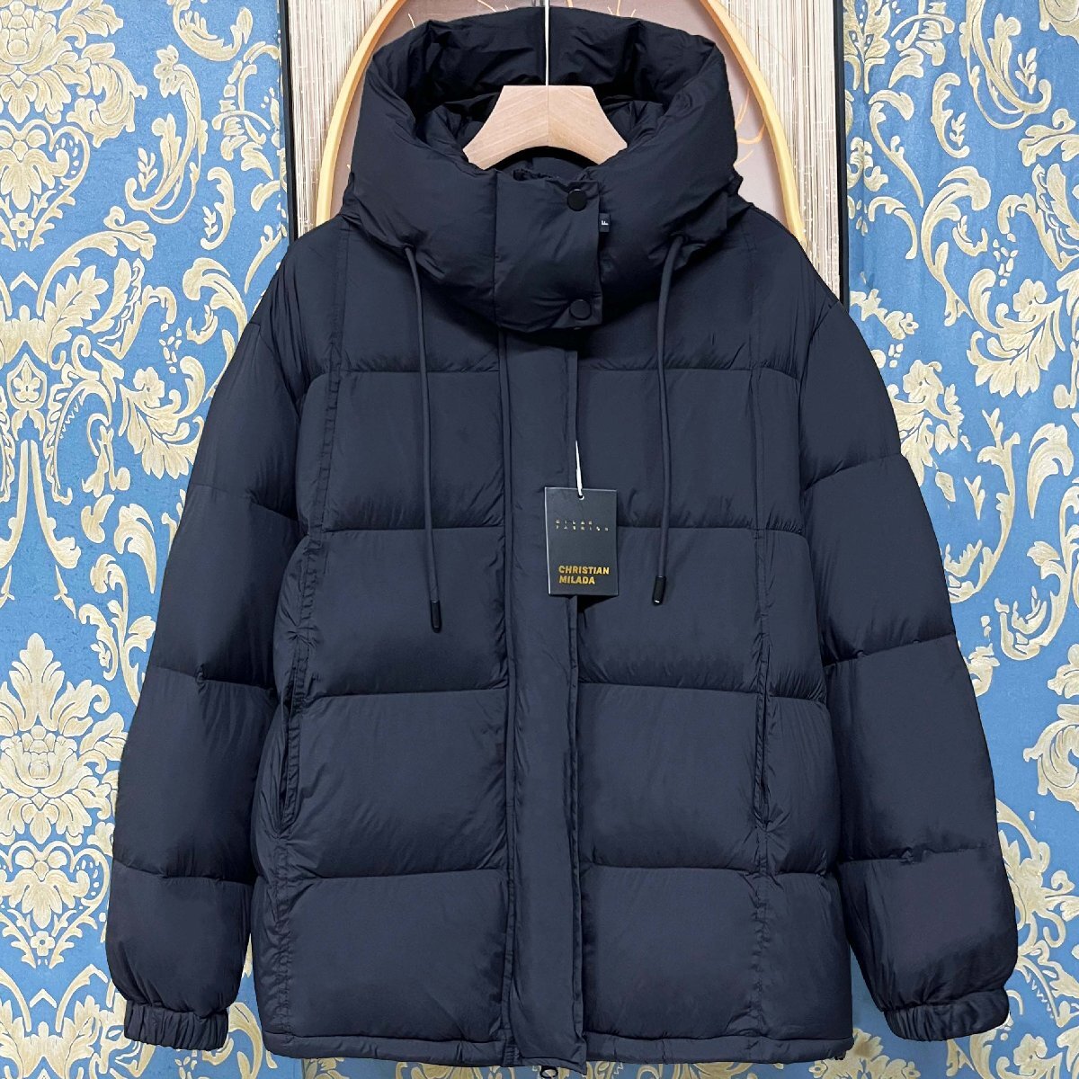 定価10万★christian milada・ミラノ発・ダウンジャケット★ダックダウン90% 軽量 暖かい ふんわり フード付き コート レディース S/34拍卖