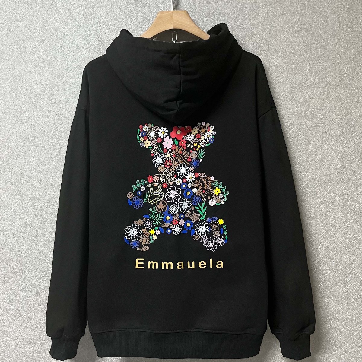 絶賛・パーカー 定価4万◆Emmauela・イタリア・ミラノ発◆綿100% ソフト 保温 クマ柄 花柄 可愛い 遊び心 トップス 長袖 日常 L/48拍卖