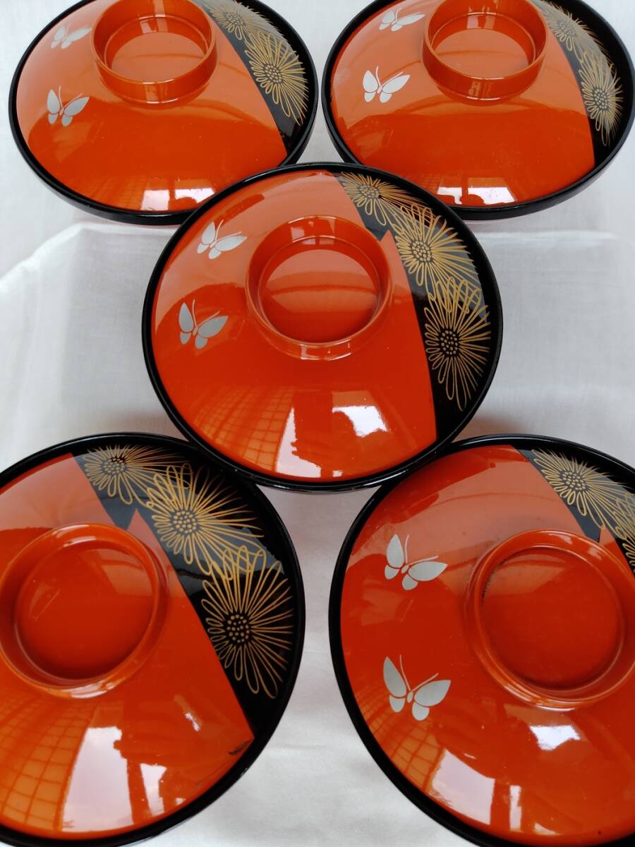新品 未使用 汁椀 蓋付椀 漆器 吸物椀 雑煮 お椀 和食器 お椀 五客 蝶 花 菊 拍卖