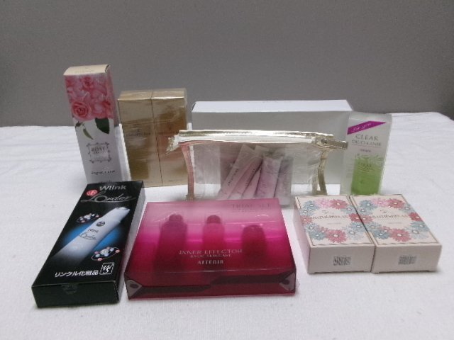 C31/未使用保管品【メナード フェアルーセントミニボトルセット /ナチュレシア プラスフライトニングなど色々まとめて計8点】拍卖