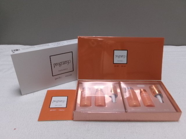 C29/未使用保管品【メナード プログラム30 美容液(固形パウダー 0.5g×2本+エッセンス 15mL×2本)】コスメ/美容液拍卖