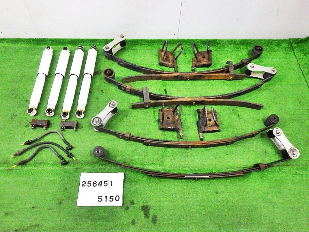 ☆ジムニー JA11V☆ リフトアップ ショックアブソーバーセット サスペンション KYB ★送料無料(沖縄・離島は除く)★ 256451拍卖