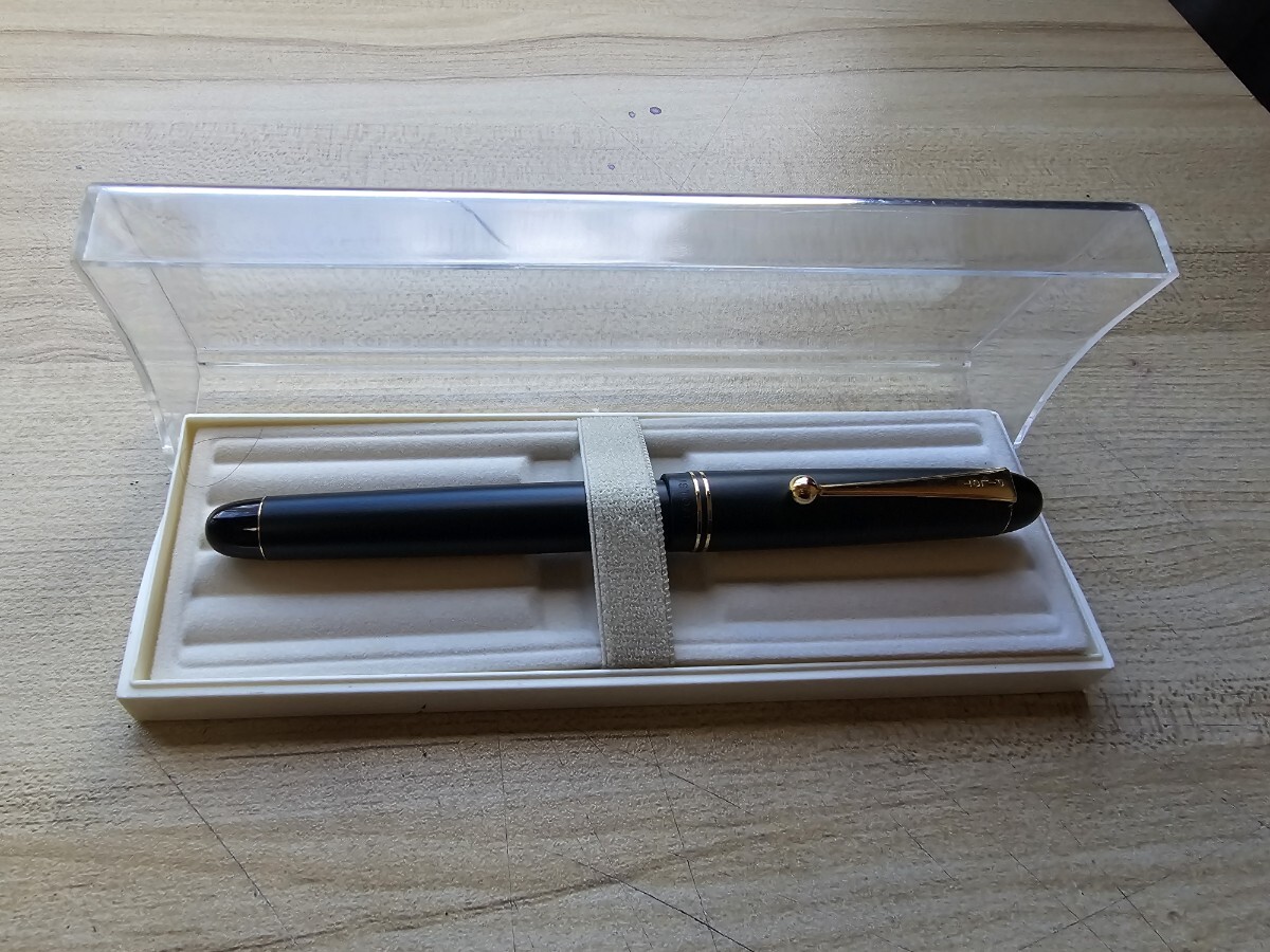 パイロット 万年筆 PILOT カスタム67 マットグリーン 限定品!激レア!拍卖