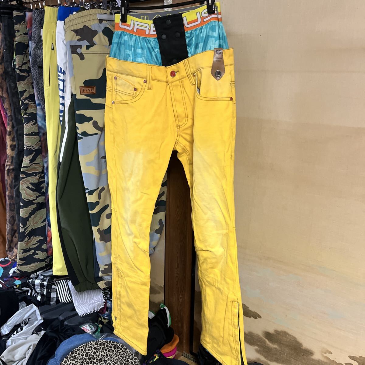 URBANUS JEANS スノボ用パンツ拍卖