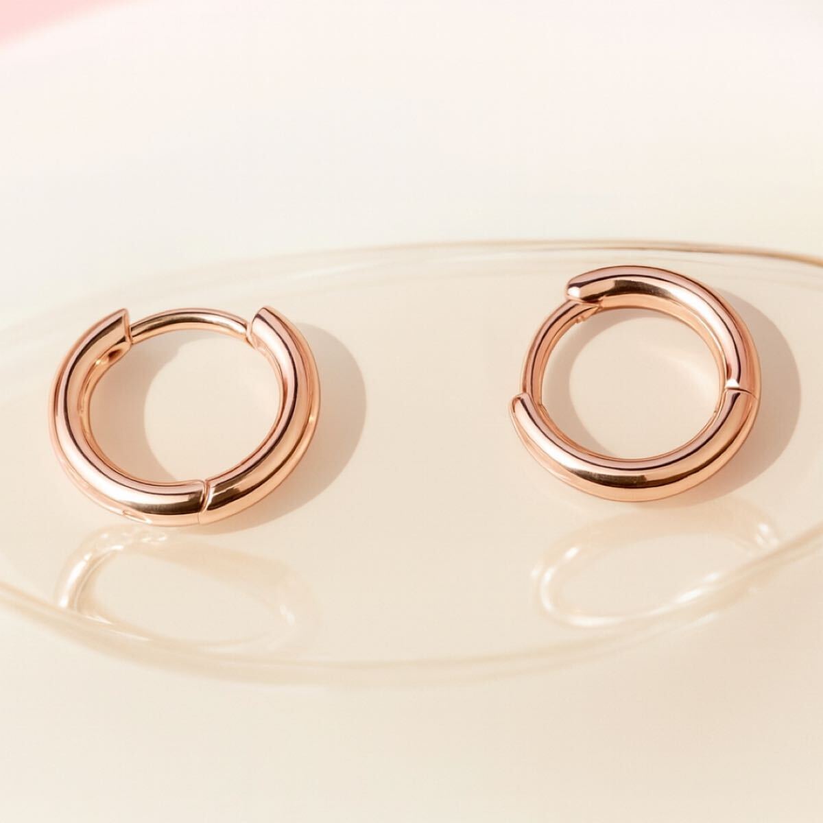 【8mm】ローズゴールド フープピアス 小ぶり 上品デザイン 小さめ フープピアス ピンクゴールド ピンク シンプル つけっぱなし拍卖