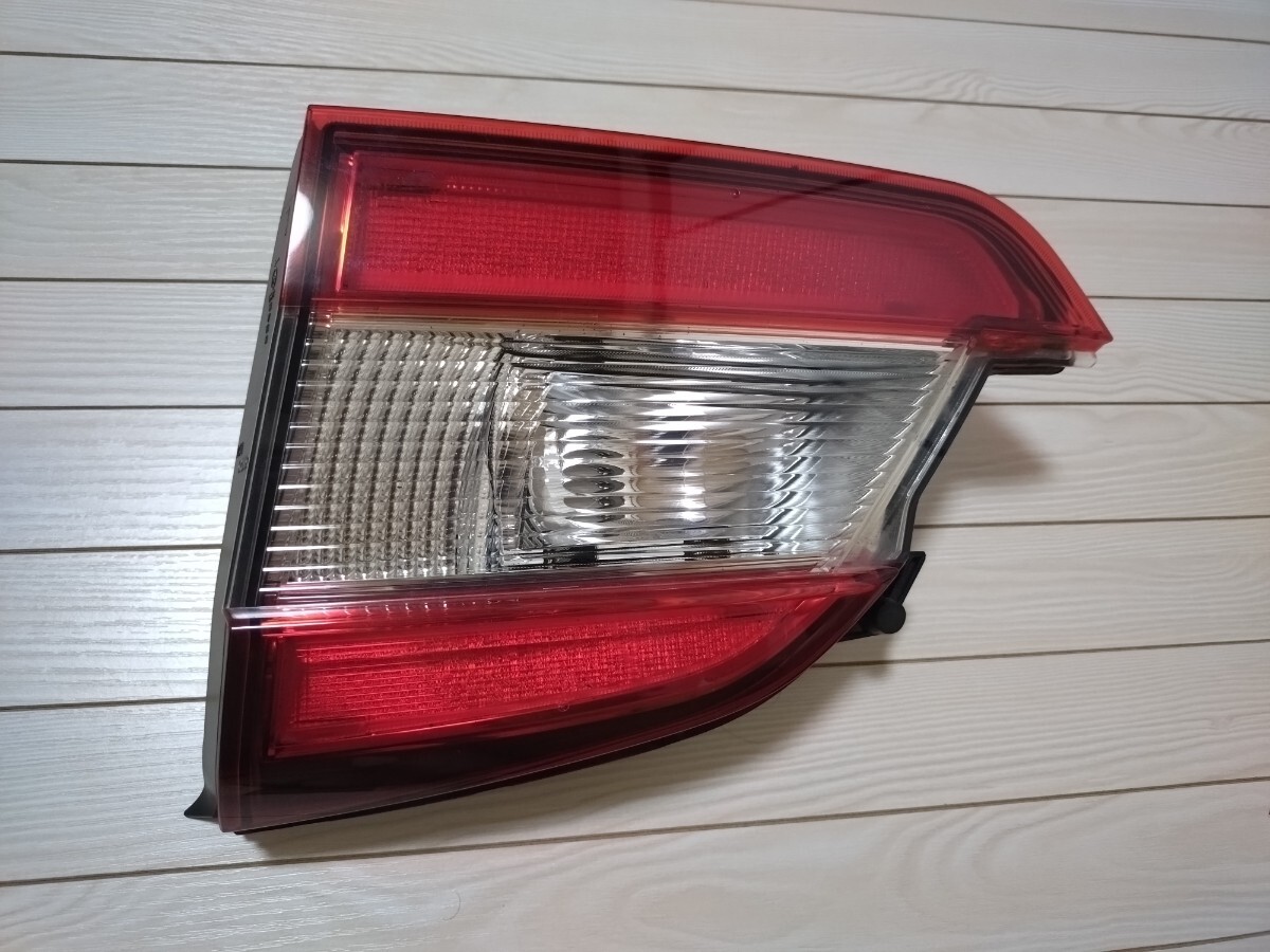 【リアフォグ無】スバル VMG VM4 レヴォーグ テールライト ランプ リアライト 右 運転席側 リアゲート トランク バックドア 【早い者勝ち】拍卖
