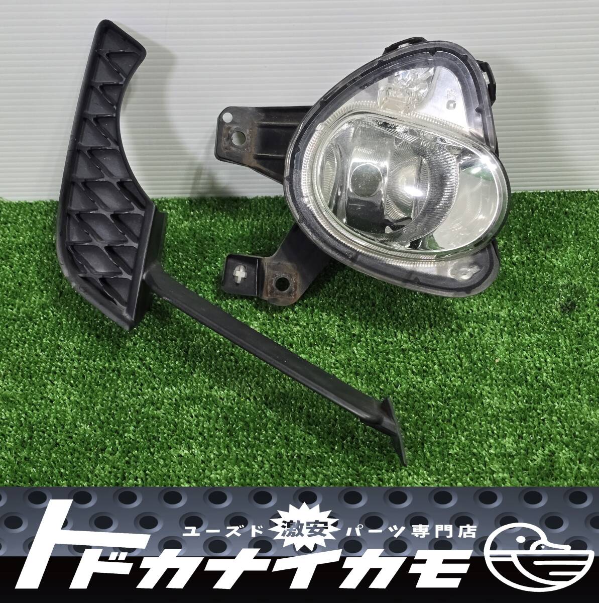 ★送料無★【破損無】クラウン 前期 フォグランプ フォグライト 右側 RH 運転席側 KOITO 30-356 GRS200 GRS201 GRS202 GRS203 GWS204 o-4拍卖