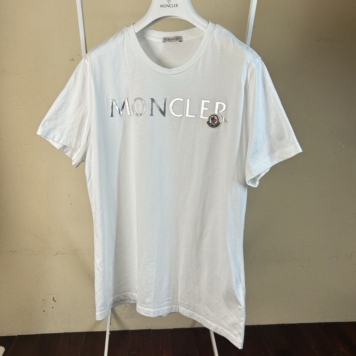 【美品】 MONCLER モンクレールシルバーロゴ半袖Tシャツ白L拍卖