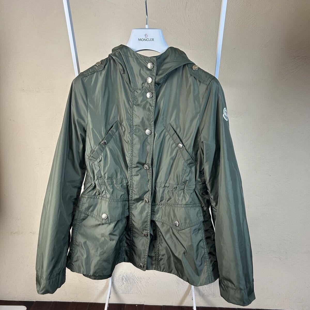 【極美品】モンクレール Philantha ナイロンジャケットカーキ12A拍卖