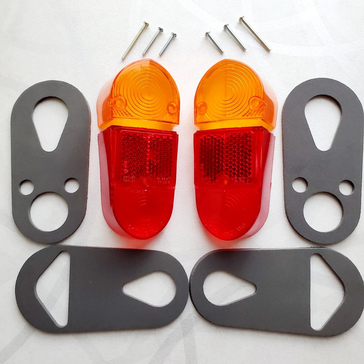 ローバーミニ クラシックミニ Mk1 テールランプ レンズ セット ガスケット、取り付けビス付き 47H5355 + 47H5358 + 47H5362 + 47H5363 新品拍卖