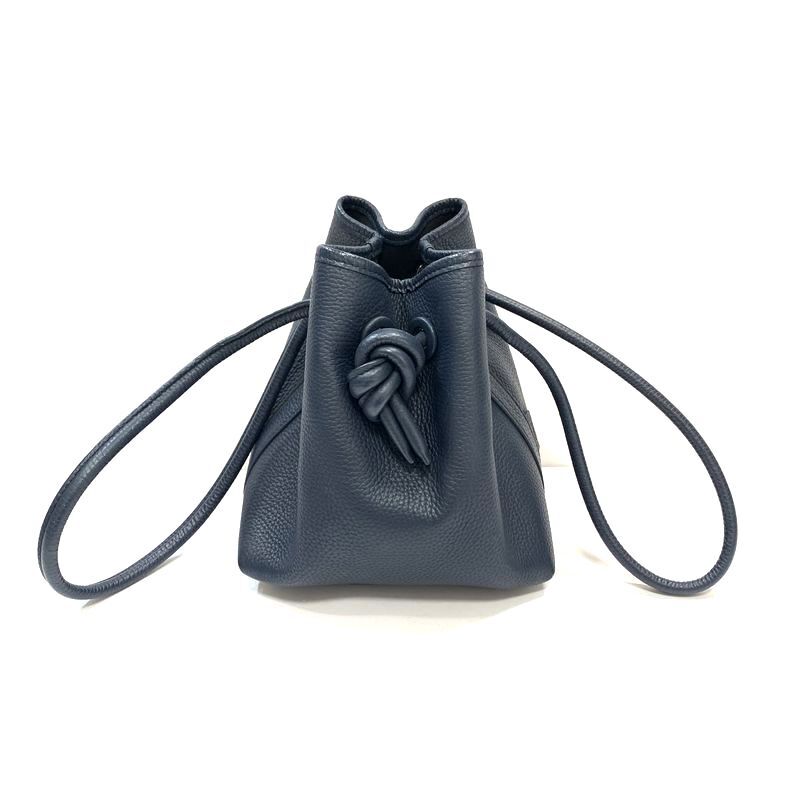 VASIC ヴァジック Bond Mini ボンドミニ レザー ショルダーバッグ 巾着 テトラ型 ミニショルダーバッグ ネイビー/ショルダー トート バッグ拍卖